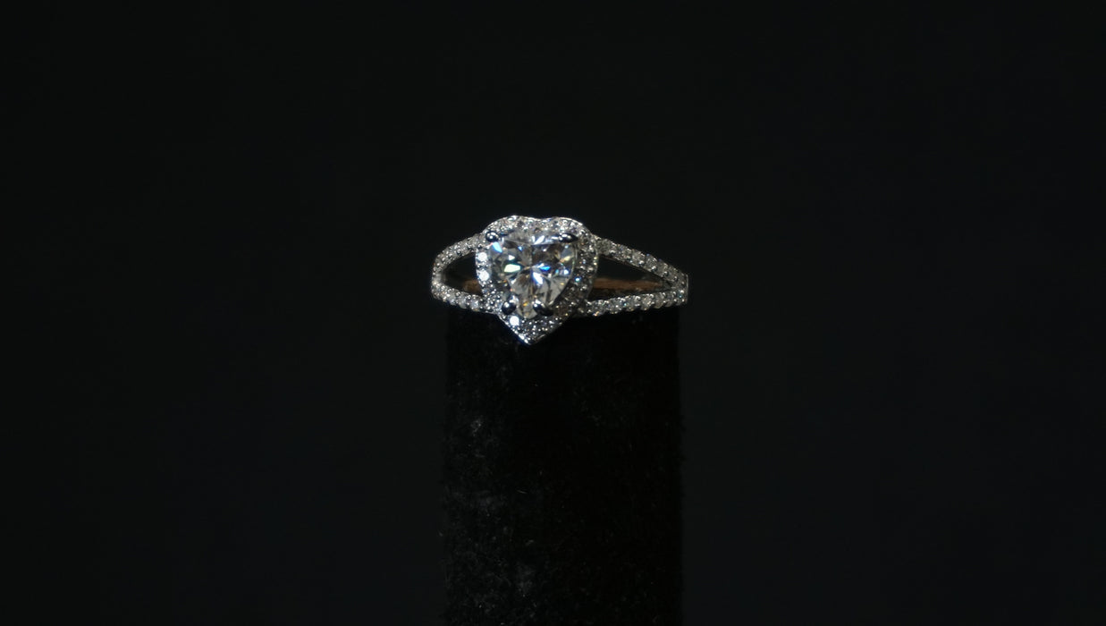 Moissanite Lady Ring