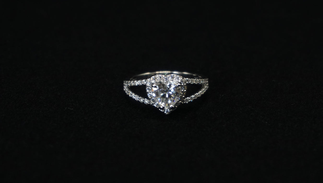 Moissanite Lady Ring