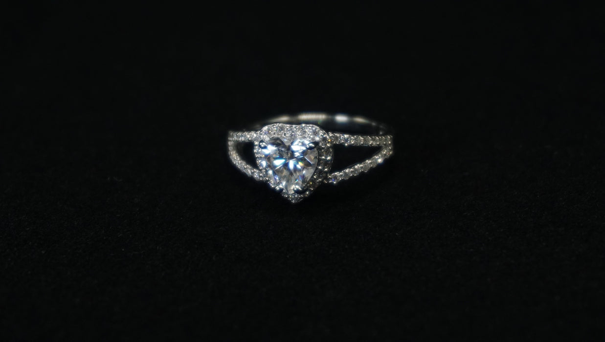 Moissanite Lady Ring