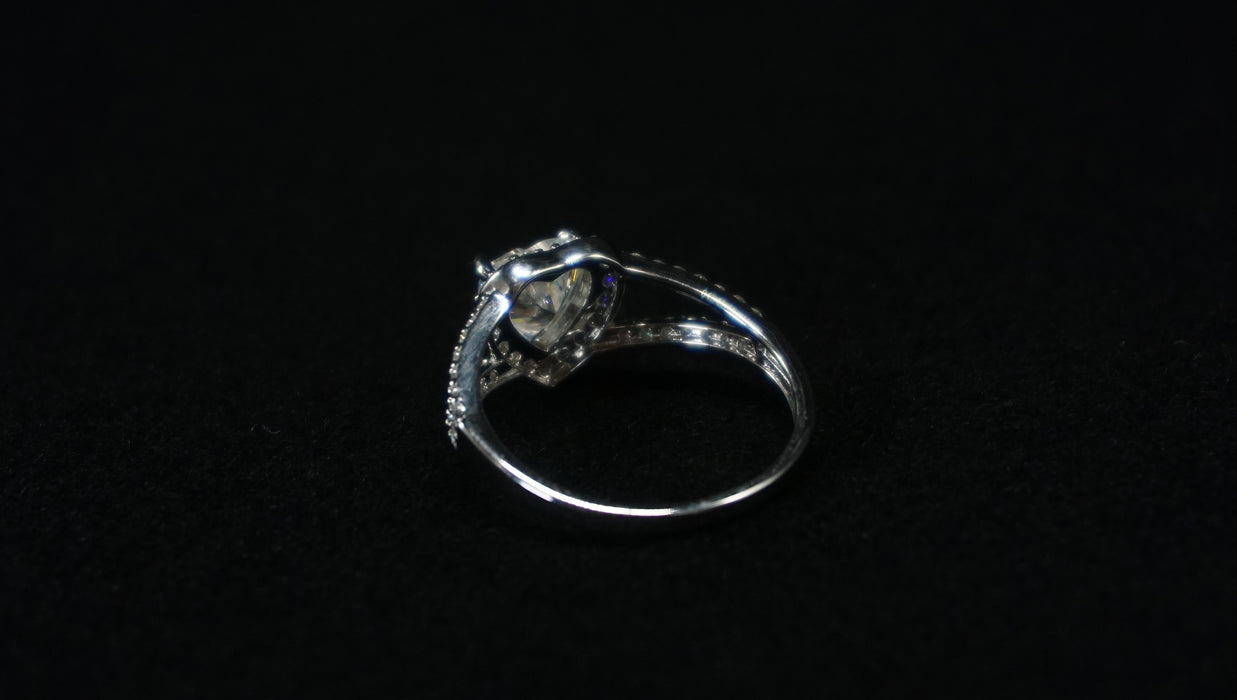 Moissanite Lady Ring
